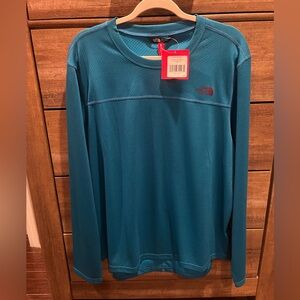 The North Face Men’s Long Sleeve Tee NWT